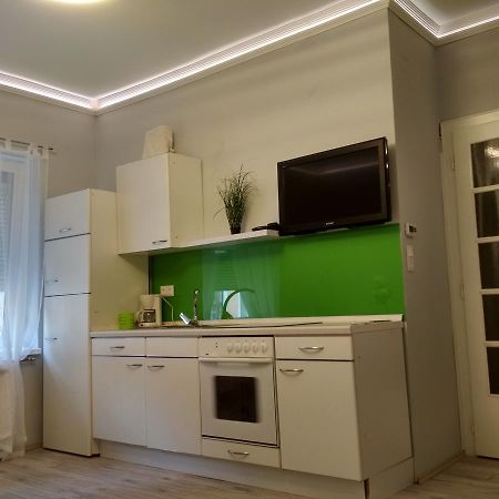 Anna Apartmanok Beci Exterior foto