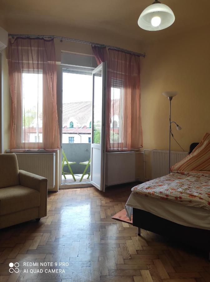 Anna Apartmanok Beci Exterior foto