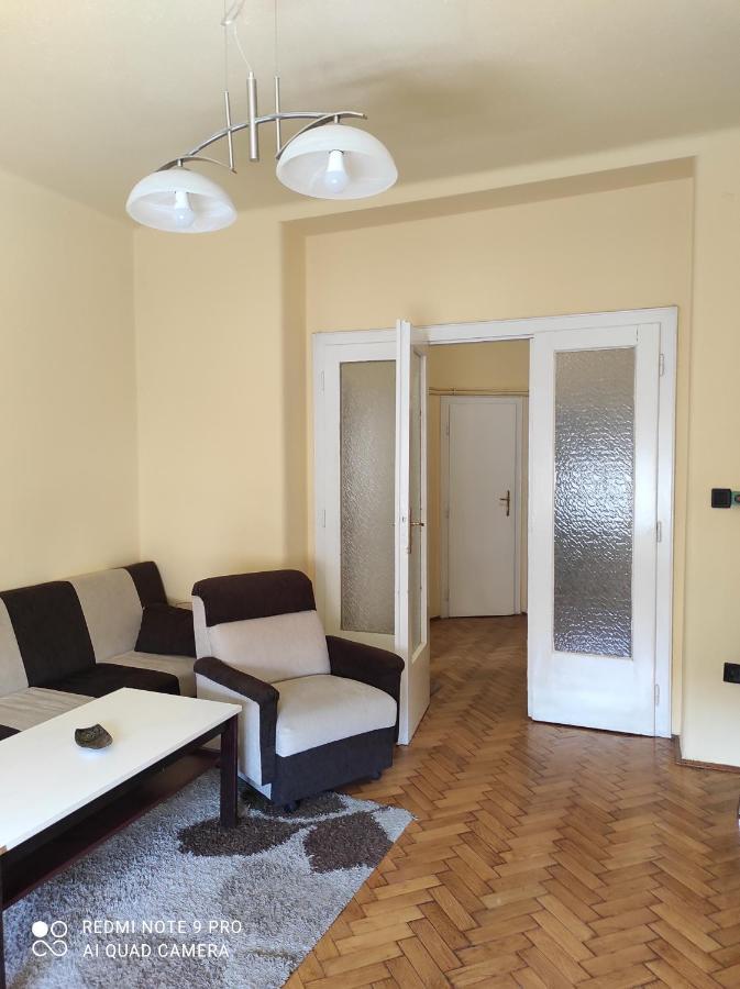 Anna Apartmanok Beci Exterior foto