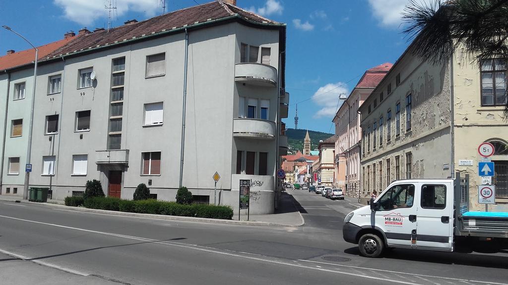 Anna Apartmanok Beci Exterior foto