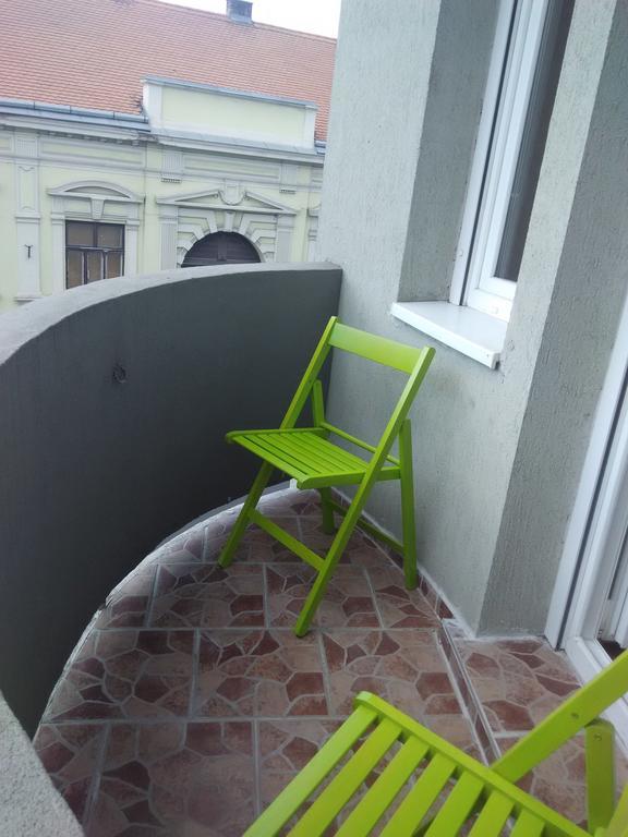 Anna Apartmanok Beci Exterior foto