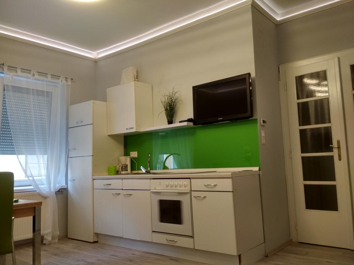 Anna Apartmanok Beci Exterior foto